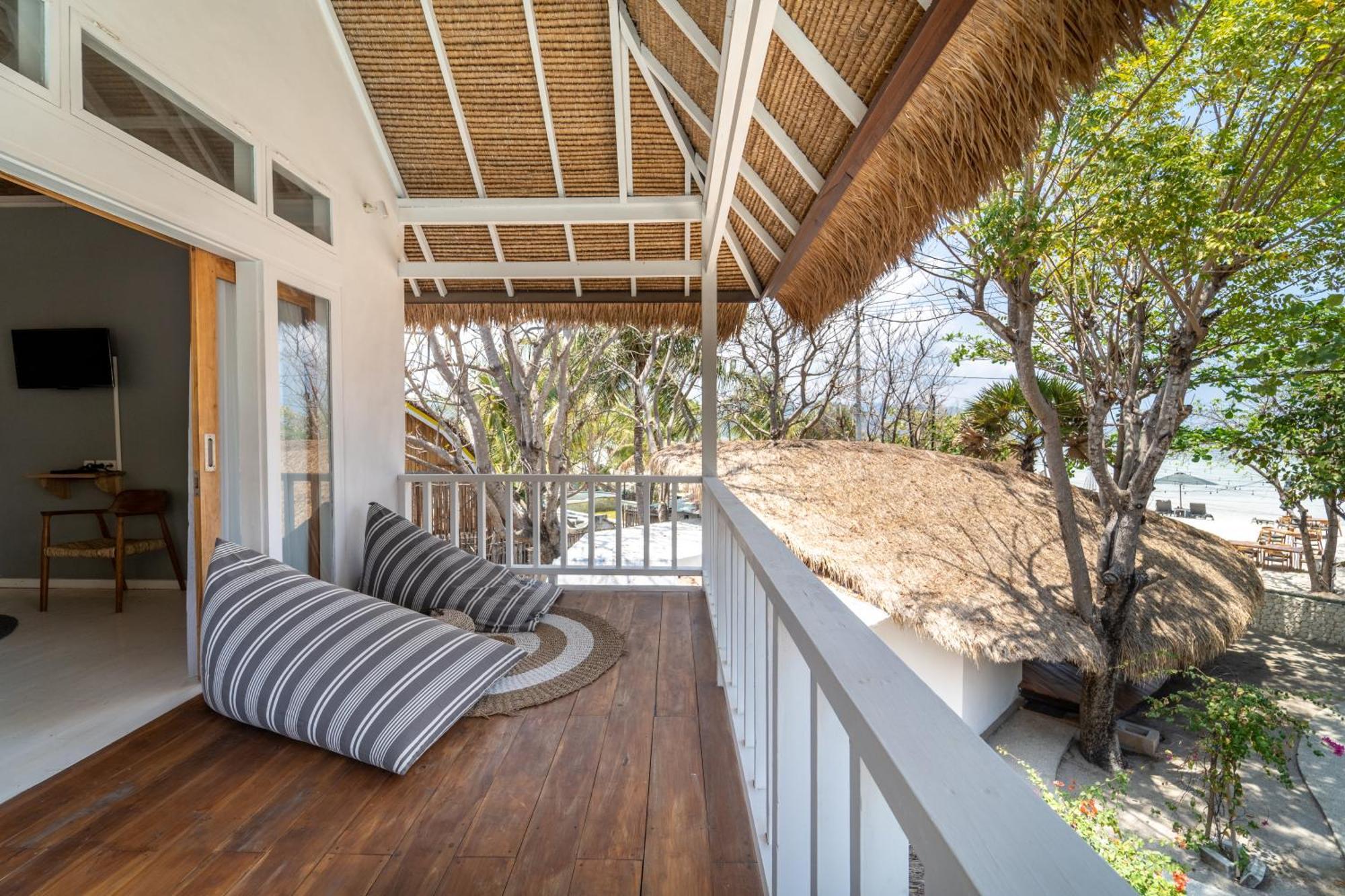 Mowies On The Beach Gili Air Exterior photo