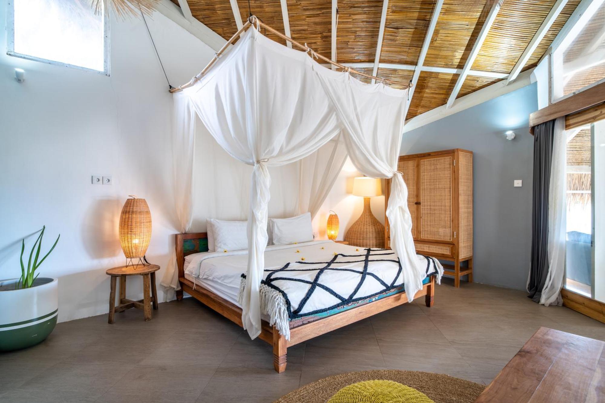 Mowies On The Beach Gili Air Exterior photo