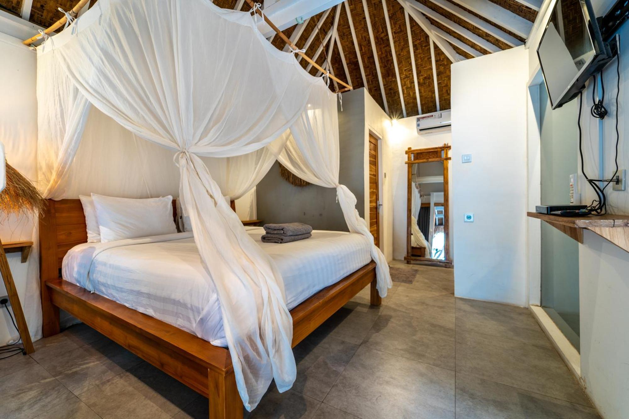 Mowies On The Beach Gili Air Exterior photo