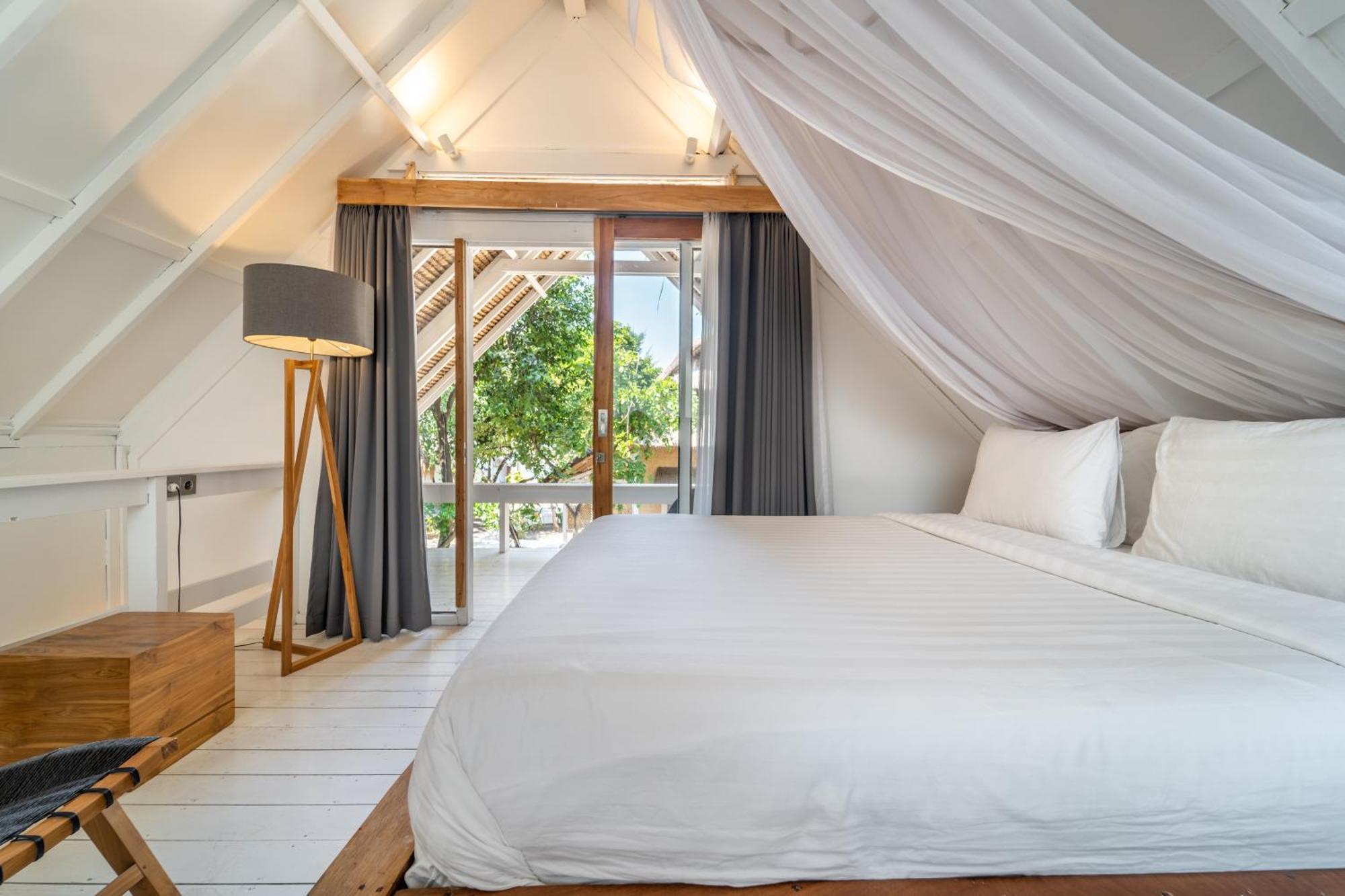 Mowies On The Beach Gili Air Exterior photo