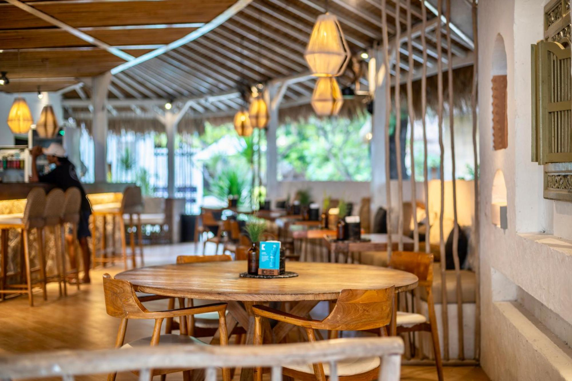 Mowies On The Beach Gili Air Exterior photo