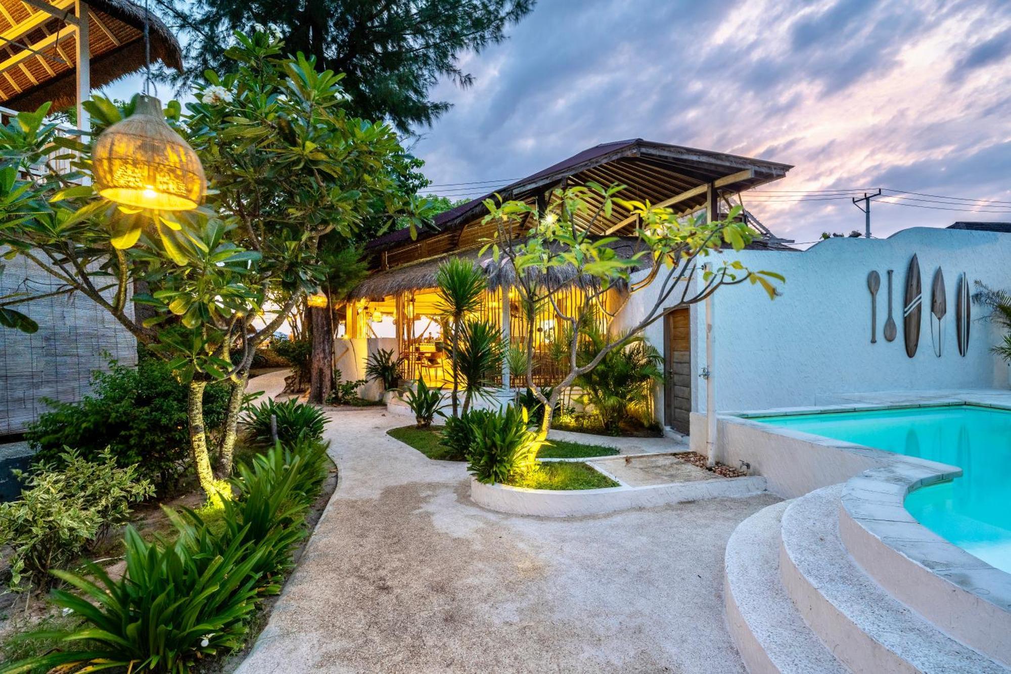 Mowies On The Beach Gili Air Exterior photo