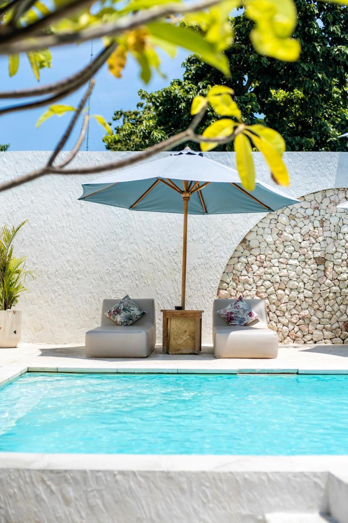Mowies On The Beach Gili Air Exterior photo