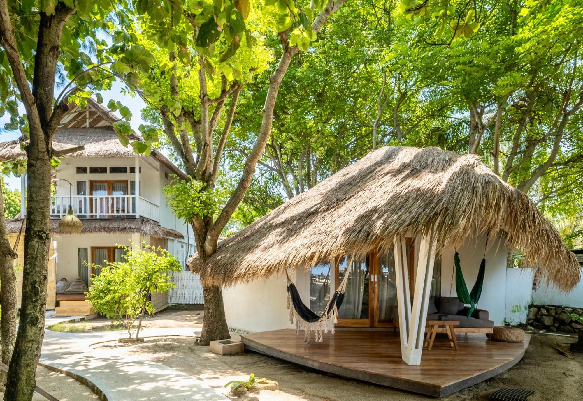 Mowies On The Beach Gili Air Exterior photo